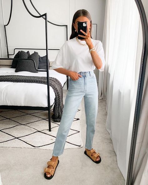 Slim Jeans Outfit, Ankle Jeans Outfit, High Ankle Jeans, Mom Jeans Outfit Summer, Photographer Outfit, Slim Mom Jeans, Mom Jeans Outfit, Jeans Outfit Women, Traje Casual