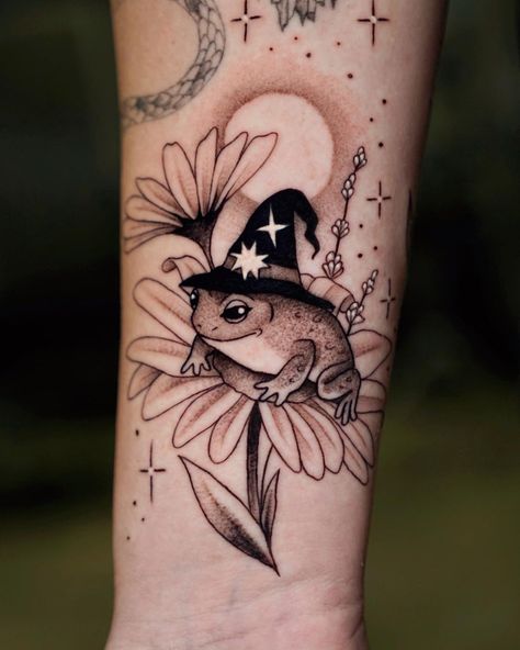 Frog Tattoo, Frog Tattoos, Tattoo Care, Tattoo Cover-up, Cover Up Tattoo, Creepy Crawlies, A Frog, Ink Ideas, Tattoo Supplies