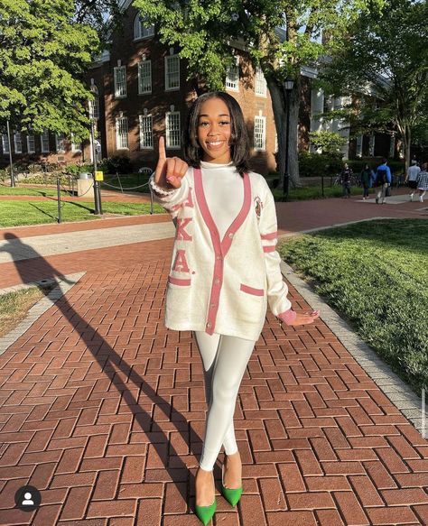 Alpha Kappa Alpha Sorority Outfits, Aka Sorority Pictures, Aka Probate Outfits, Alpha Kappa Alpha Outfits, Alpha Kappa Alpha Cardigan, Alpha Kappa Alpha Photoshoot, Aka Photoshoot Ideas, Aka Phirst Day Out Outfits, Aka Outfits Alpha Kappa Alpha