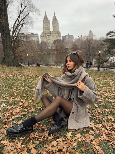 @jodielapetitefrenchie • Your fav fall outfits 🍂🖤 • Threads Serena Van Der Woodsen Outfit, 10 Winter Outfits, November Outfits, Milan Street Style, Stockholm Street Style, London Street Style, Wool Blend Jacket, Brunette Girl, Autumn Outfit