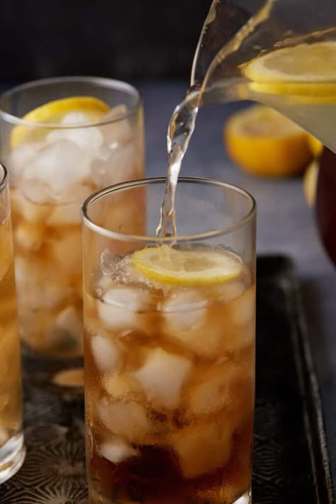 Iced Tea Lemonade Recipe - Easy Southern Desserts Iced Tea Lemonade Recipe, Tea Lemonade Recipe, Lemonade Tea Recipe, Iced Black Tea, Unsweetened Iced Tea, Lemonade Iced Tea, Sweet Tea Recipes, Homemade Lemonade Recipes, Making Iced Tea