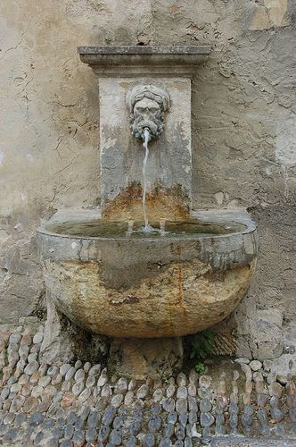 <3 Italy Holidays, Wall Fountain, Water Features In The Garden, Garden Fountain, Fountains Outdoor, Garden Fountains, Paving Stones, Old Stone, Water Fountain