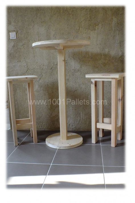 DSCF9727 Pallet Bar Table, Pallet Entry Table, Pallet Bar Stools, Pallet Woodworking, Pallet Stool, Repurposed Pallet Wood, Palette Furniture, Table Stools, Table And Stools