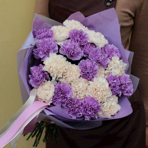 Carnation Bouquet Aesthetic, Purple Carnations, Carnation Bouquet, Creative Flower Arrangements, Purple Wedding Flowers, Carnation Flower, Top Top, Purple Wedding, Love Flowers