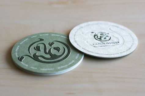 Circle Business Card Unusual Business Card, Circle Business Cards, Wedding Planner Business Card, Die Cut Business Cards, Round Business Cards, Innovative Business Cards, Embossed Business Cards, Examples Of Business Cards, Business Card Stand