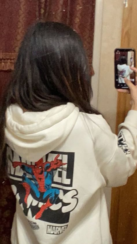 Selfie Hoodie, Spiderman Hoodie, Spiderman Outfit, Marvel Clothes, Bollywood Couples, Hoodie Outfit, Peter Parker, Marvel Spiderman, White Hoodie