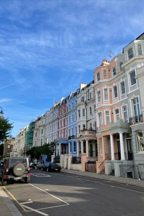 #london #autumn #portobello #portobelloroad #londonaesthetic London Portobello Road, Portobello Road London, Brighton Aesthetic, London Autumn, Portobello Road Market, Portobello Market, London Girl, London Vibes, London Dreams