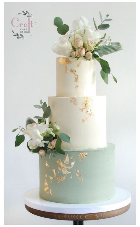 Cake Designs Green And White, Wedding Cake Designs Green, Vintage Pasta, Wedding Cake With Flowers, Green Wedding Cake, Cake With Flowers, Elegant Birthday Cakes, Wedding Cake Photos, Simple Elegant Wedding