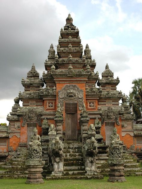 Bali Hindu Temple Balinese Architecture, Bali Temple, Bali Painting, Temples Of India, Ancient Astronaut, Indonesian Art, Bali Island, Lord Murugan, Hindu Temple