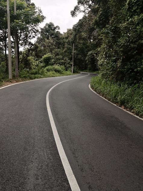 #kerala #road #forest #trees #idukki #aesthetics Idukki Aesthetic, Idukki Photography, Kerala Background, Roads Background For Editing, Kerala Aesthetic, Framed Memories, Christian Background Images, Airport Tips, Road Photography