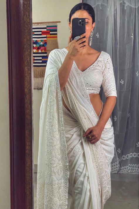 Hand embroidered chikankari saree Chickenkari Blouse Designs, Chikankari Saree Blouse Design, Chikankari Blouse Patterns, Halter Blouse Saree, Chikankari Blouse Designs, White Chikankari Blouse, White Saree Aesthetic, Chikankari Saree Blouse, White Chikankari Saree