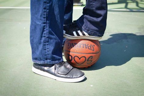 Basketball Girlfriend Aesthetic, Basketball And Volleyball Couples, Basketball Couple Aesthetic, Basketball Engagement Photos, Basketball Player Boyfriend, Basketball Wife Aesthetic, Basketball Couples, Basketball Boyfriend, Masc Lesbian