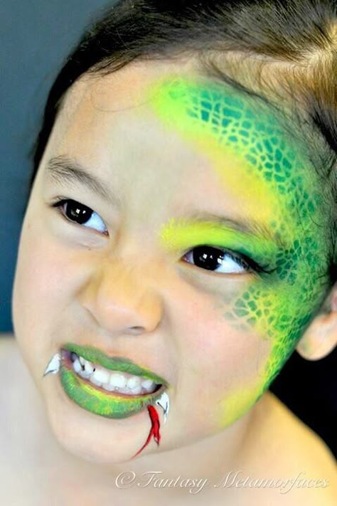 Snake Face Paint Easy, Jungle Face Paint Kids, Reptile Face Paint, Jungle Animal Face Paint, Face Painting Snake, Crocodile Face Paint, Lizard Face Paint, Snake Face Painting, Dinosaur Face Paint