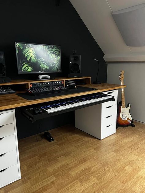 Music Studio Desk Ideas, Home Studio Setup Music, Music Room Ideas Home Studio, Home Music Studio Setup, Backyard Music Studio, Basement Recording Studio, Music Studio Room Design, Music Studio Bedroom, Home Music Studio Design