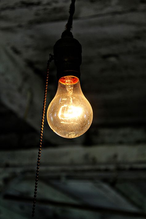 Light Bulb Light Bulb Aesthetic, Lightbulb Photography, Light Bulb Painting, Glassware Photography, Edward Tulane, Light Bulb Art, Hanging Light Bulbs, Filament Bulb Lighting, Incandescent Light Bulb