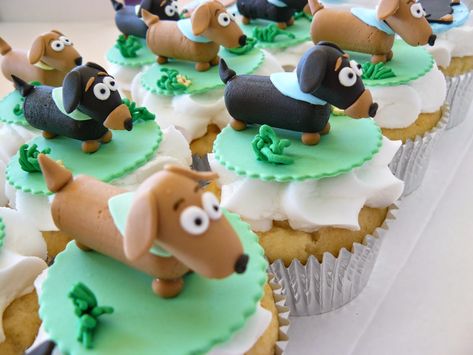 Image result for dachshund cakes Dachshund Cake, Dachshund Party, Puppy Cupcakes, Dachshund Birthday, Dog Cupcakes, Cake Techniques, Clay Modelling, Dog Birthday Cake, Dog Cakes