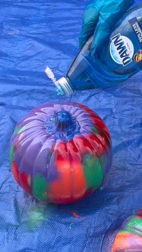 Pumpkin Spray Painting Ideas, Pumpkin Painting Videos, Wonder And Raw, Spray Paint Pumpkins Diy, Spray Painting Pumpkins, 4h Pumpkin Decorating, Spray Painted Pumpkins, Spray Paint Pumpkin Ideas, Easy Pumpkin Painting Ideas For Kids