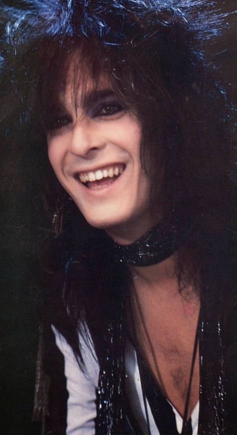 Those teeth though. 😍😍😍 Motley Crue Nikki Sixx, Sixx Am, Vince Neil, 80s Hair Bands, Motley Crüe, 80s Bands, Nikki Sixx, Glam Metal, Tommy Lee