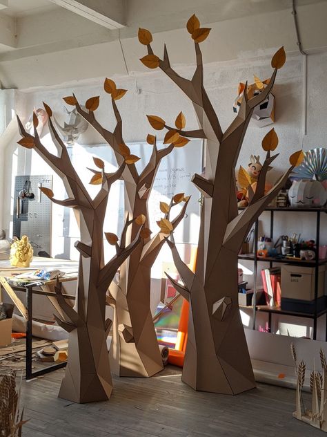 Tree Made From Cardboard, Tree Made Of Cardboard, 3d Wood Trees Diy, Cardboard Trees Diy, 3d Cardboard Tree, How To Make A Tree Out Of Cardboard, Diy Trees For Stage Props, Cardboard Tree Diy, Tree Set Design