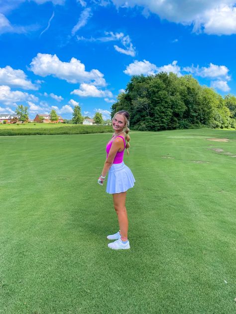 Preppy Golf Outfit, Golf Fits, Golf Aesthetic, Cute Golf Outfit, Putt Putt Golf, Golf Girl, Golf Pictures, Golf Preppy, Golf Attire Women