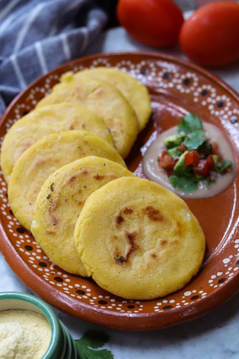 Arepa Recipe - Healthy Simple Yum Arepa Recipe, Cheap Vegan Meal Plan, Arepas Recipe, Cheap Vegan Meals, Healthy Vegan Dinner Recipes, Best Vegan Desserts, Plant Based Recipes Easy, Vegan Mexican Recipes, Colombian Food