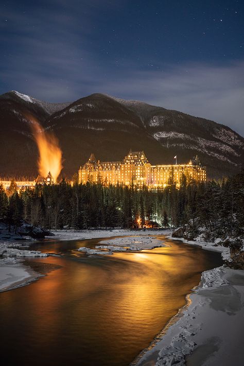 6 amazing banff accommodation recommendations - Mountain Photo Tours National Park Pictures, Fairmont Banff Springs, Park Pictures, Mountain Photos, Fantasy Places, Winter Scenery, Canadian Rockies, Luxury Accommodation, Tourist Places