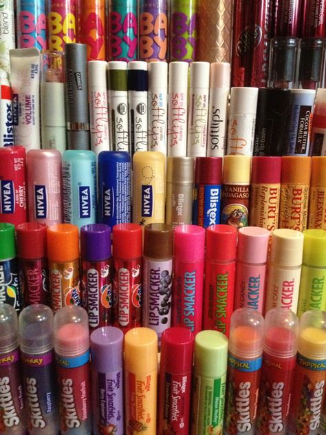 chapstick/lip balm #addicted Hygiene Aesthetic, Chapstick Lip Balm, Lip Gloss Balm, Lip Balm Collection, Beauty And Makeup, Lip Gloss Collection, Flavored Lip Balm, Lip Smackers, Lip Products