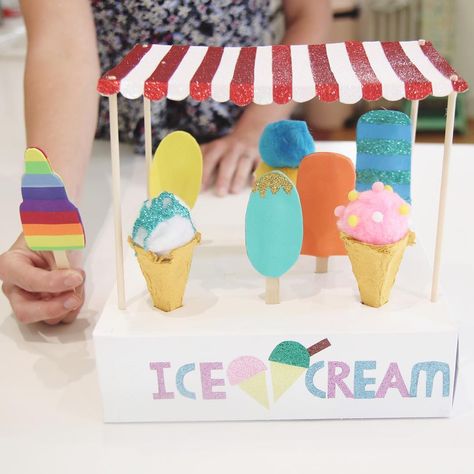 Ice Cream Seller, Melted Ice Cream, Ice Cream Crafts, Tasty Ice Cream, Wooden Craft Sticks, Pink Pom Poms, Ice Cream Stand, Decoration Vitrine, Ice Cream Theme