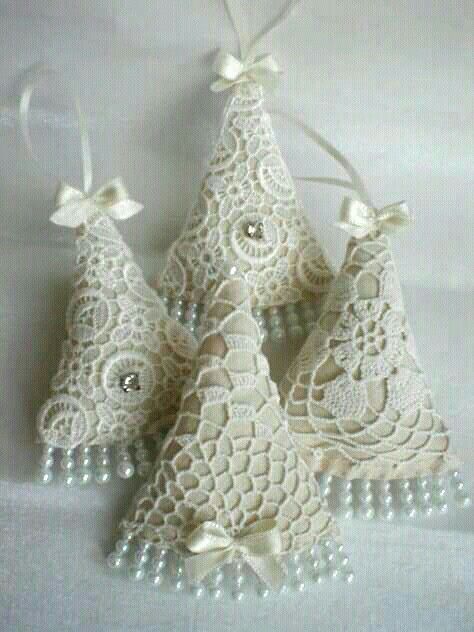 Lace Angel Ornaments Diy, Christmas Ornaments Made From Wedding Dress, Lace Christmas Decorations, Doily Christmas Trees, Lace Ornaments, Doily Ornaments, Lace Christmas Ornaments, Lace Crafts Ideas, Vintage Lace Crafts