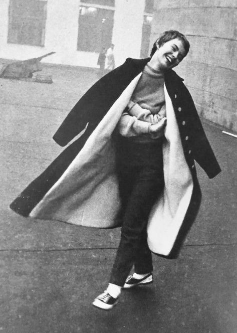 Jean Seberg Outfits, Jean Seberg Style, Jean Seberg, French New Wave, Style Parisienne, Mia Farrow, Mens Winter, Jane Birkin, Vintage Fur