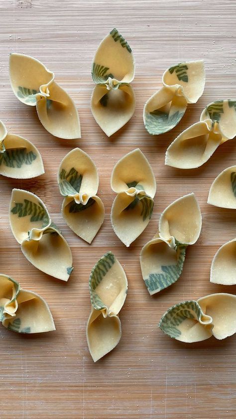 nobighair on Instagram: Totally in ❤️ with this laminated parsley barchette . . . . . #handmadepasta #barchette #pasta #pastashapes #pastareels #beck #homemade… Pasta Shapes By Hand, Handmade Pasta Shapes, Types Of Pasta Shape, Colored Pasta Necklace, Bobby Flay Anchovy Butter Pasta, Shaped Pasta, Handmade Pasta, Pasta Shapes, Beck