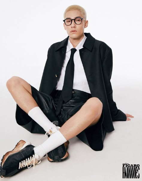 Male Reference Poses, Male Pose Reference, Male Models Poses, Fashion Model Poses, Mens Editorial, Mens Casual Dress Outfits, Model Inspo, Studio Photoshoot, Male Poses