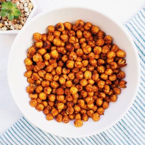 Roasted Garlic Paprika Chickpeas - Christie at Home Syn Free Snacks, Roasted Chickpeas Recipe, Roasted Nuts Recipe, Vegan Chickpea Recipes, Chickpea Recipes Roasted, Chickpeas Recipe, Nut Recipes, Roasted Nuts, Chickpea Recipes