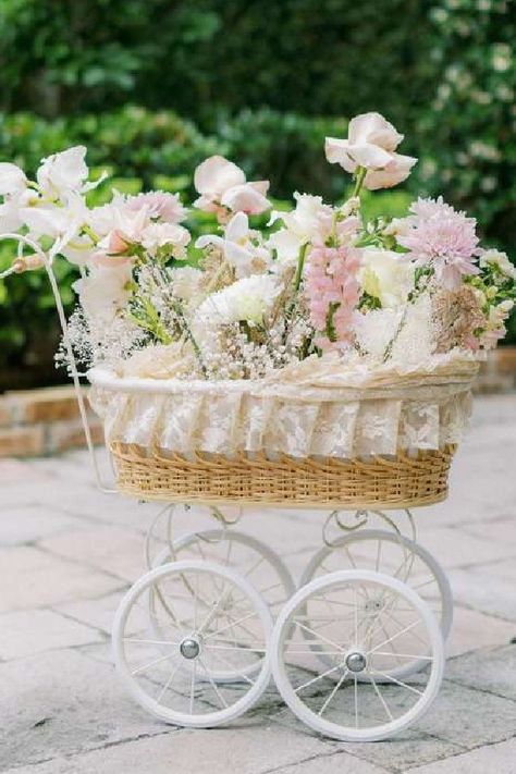 Vintage Stroller Baby Shower Decor, Elegant Pink Baby Shower, Romantic Baby Shower Ideas, Vintage Pink Baby Shower Ideas, Vintage Girl Baby Shower Ideas, Baby Shower Flowers Girl, Feminine Baby Shower Ideas, Baby Pink Baby Shower Ideas, Lily Baby Shower Theme