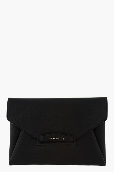 Antigona Envelope Clutch Givenchy Antigona, Givenchy Bag, Clutches For Women, Black Clutch, Envelope Clutch, Purses Designer, Clutch Purse, Max Mara, Clutch Handbag