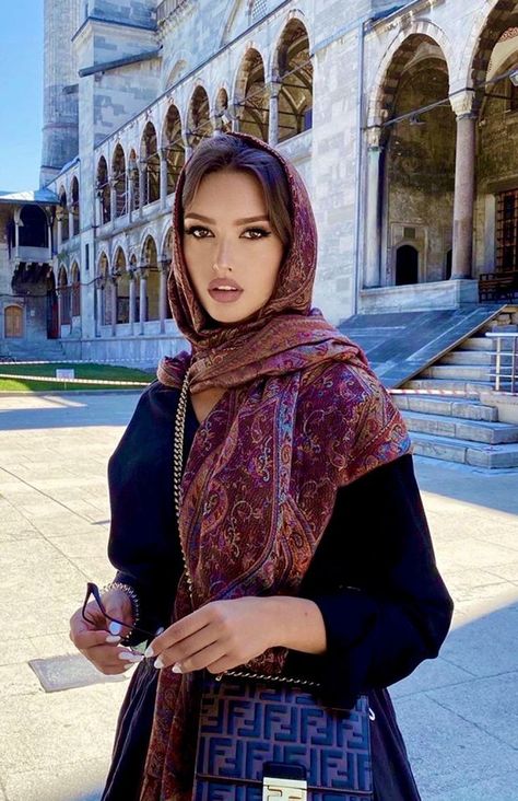 Outfits For Turkey Travel, Egypt Outfits Women, Summer Outfits Travel, Egypt Outfits, Turkey Fashion, Morocco Fashion, Istanbul Fashion, Visit Istanbul, Travel Istanbul