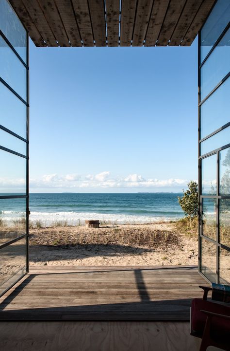 Dwell - A Family of Five Lives Sustainably in This Tiny, Mobile Beach Hut Camp Style, Vogue Living, Beach Hacks, Beach Quotes, Beach Living, Beach Hut, Shabby Cottage, Beautiful Ocean, Beach Houses