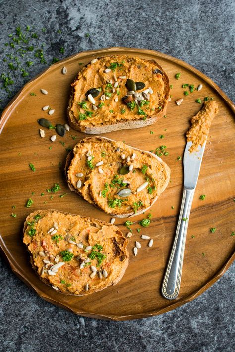 Chickpea Spread, Vegan Pate, Buffalo Chickpea, Pate Recipes, Sundried Tomatoes, Vegan Christmas, Vegan Appetizers, Food Party, Perfect Appetizers