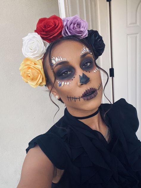 Sugar Scull Costume, Simple Dia De Los Muertos Makeup Ideas, Easy Dia De Los Muertos Makeup Ideas, Frida Makeup Halloween, Dia Del Muerto Make Up, Sugar Skull Simple Makeup, Mexico Skull Makeup, Zombie Halloween Costumes, Halloween Makeup Sugar Skull