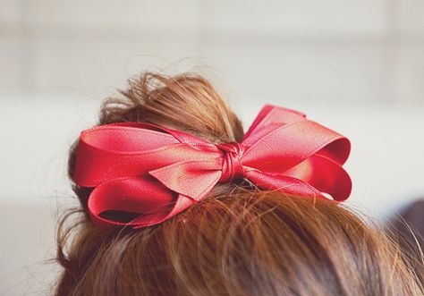 red ribbon Sumire Yoshizawa, Image Girly, Bow Bun, Homemade Bows, Red Bow, About Hair, Coco Chanel, How To Feel Beautiful, Pretty Hairstyles