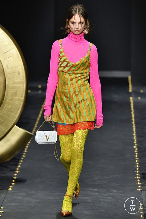 Colorful Runway Fashion, Camp Style Fashion, Maximalism Fashion, Maximalist Outfits, Camp Fashion, Maximalist Fashion, Women Fashion Edgy, Versace Collection, Eclectic Fashion