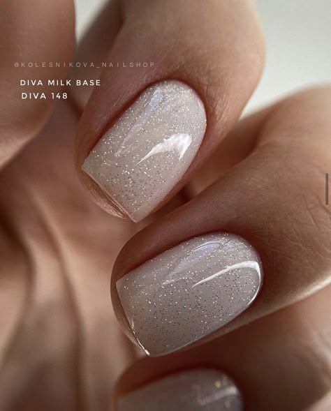 Shimmer Bridal Nails, Pale Sparkle Nails, Bachelorette Nails Sparkle, Sofisticated Nails, Bridal Nails Pearl White, Wedding Nails Pearlescent, Glitter White Nails, Professional Nails For Work Business, Winter Nails 2023 Trends Gel Short