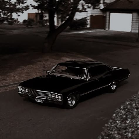 Supernatural Chevy Impala, Dean Winchester Car, Black Chevy Impala, Chevrolet Impala 1967, Impala 1967, Supernatural Impala, Impala 67, 1967 Chevy Impala, 1967 Chevrolet Impala