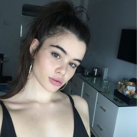 18.6k Likes, 238 Comments - barbie ferreira (@barbieferreira) on Instagram: “Last night in Miami then back to 35 degree ny 😢💔” Barbara Ferreira, Barbie Ferreira, Cindy Kimberly, Progress Pictures, Girl Crush, Night In, Body Goals, Celebrity Crush, Last Night