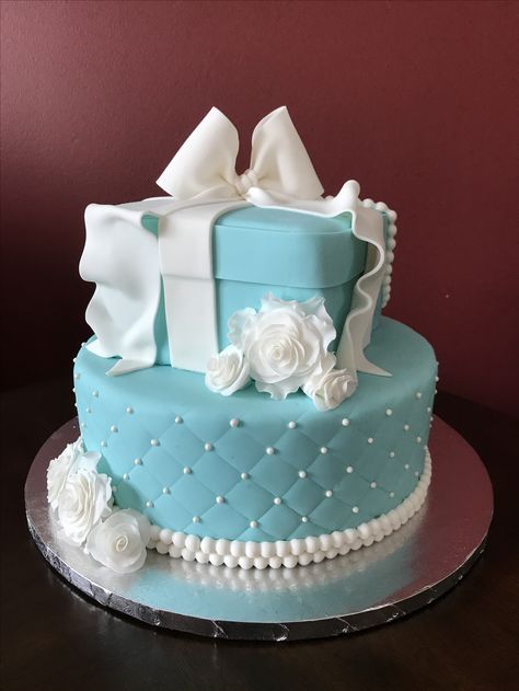 Tiffany Birthday Cake Tiffany Box Cake, Tiffany And Co Cake Ideas, Tiffany Co Cake, Breakfast At Tiffanys Birthday Theme Cake, Tiffany Inspired Cakes, Breakfast At Tiffany’s Birthday Cake, Tiffany Themed Cake, Tiffany And Co Birthday Cake, Tiffany Co Cake Ideas