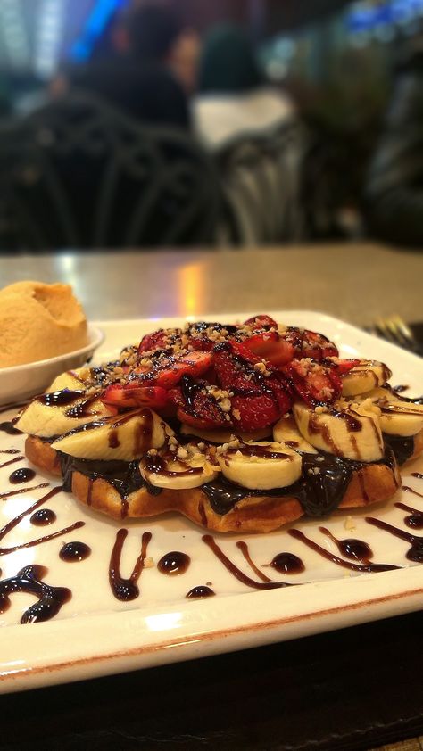 Waffle Fake Story Cafe, Waffle Fake Story, Waffle Story, Cafe Waffles, Cafe Fake Story, Star Bucks, Baking Business, Food Displays, Instagram Ideas Post