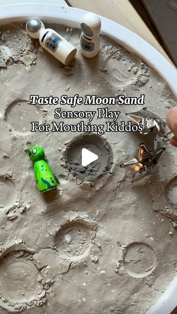 Auntie Ideas, Sensory Tray, Moon Sand, Sand Play, Tuff Tray, Homemade Toys, Occupational Therapist, Sensory Bins, Toddler Room