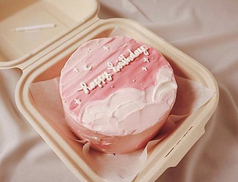 Bento Cake Pastel Color, Pink Bento Cake Aesthetic, Coquette Bento Cake, Pink Minimalist Cake, Bento Cake Pink, Pink Bento Cake, Cake Painting Tutorial, Minimalist Cakes, Bento Cakes