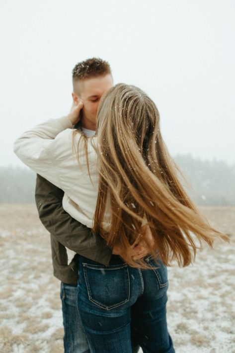 Snowy Marquette engagement photos in Michigan in an open field during the winter. See more winter engagement photos outfits ideas and winter engagement shoot ideas. Book Marissa for your Michigan engagement photos or Michigan wedding photography at marissadillonphotography.com! Michigan Engagement Photos, Winter Engagement Shoot, Winter Engagement Photos Outfits, Engagement Shoot Ideas, Engagement Photos Outfits, Marquette Michigan, Photos With Dog, Engagement Photo Locations, Winter Engagement Photos