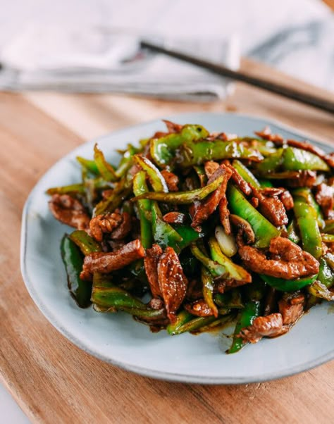 Asian Pork Dishes Stir Fry, Green Pepper Stir Fry, Pork Shoulder Stir Fry Recipes, Pork And Pepper Stir Fry, Pepper Pork Stir Fry, Stir Fry Pork Recipe, Pork Belly Stir Fry, Pork Chop Suey, Woks Of Life Recipes